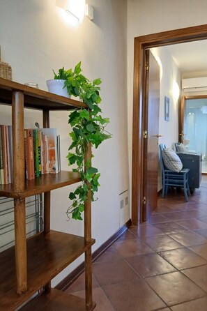 Interior - Apartment  by Interhome (Florence)