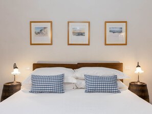 Room - Apartment  by Interhome (Florence)