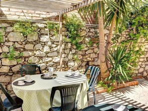 Outdoor dining - Eidos Taormina' Wohnung mit Terrasse by Interhome (Taormina)