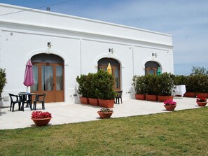 Outdoor dining - AZZURRO by Interhome (Cisternino)