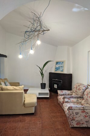 Living area - mit Pool und 5 Schlafzimmern für 10 Personen. by Interhome (Carvoeiro)