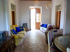 Fireplace - "Quinta Sta Teresinha" by Interhome (Carvoeiro)