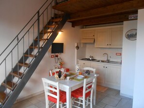 Kühlschrank, Kochgeschirr/Geschirr/Besteck