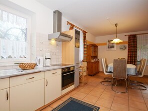 Fridge, microwave, oven, dishwasher - Haushälfte Lütt Holland in Büsum by Interhome (Büsum)