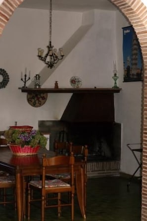 Dining - Wohnung 'Rose' mit Terrasse by Interhome (Fauglia)