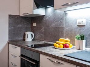 Fridge, microwave, oven, dishwasher - mit privater Terrasse by Interhome (Gradac)