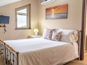 Internet - Ferienvilla 'Villa Aura' mit Pool by Interhome (Piedimonte Etneo)