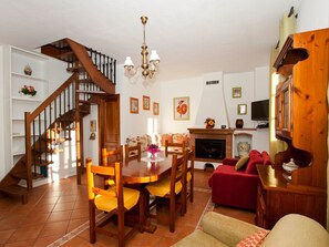 Fireplace - Campo del Rosario by Interhome (Montescudaio)