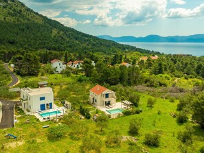 Exterior - Alleinstehendes Ferienhaus mit Pool und drei Sch by Interhome (Zaostrog)