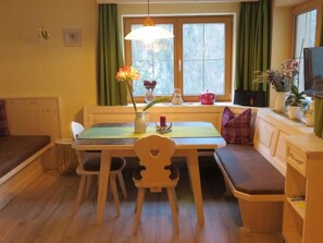 Dining - Appartement Elena by Interhome (Umhausen)