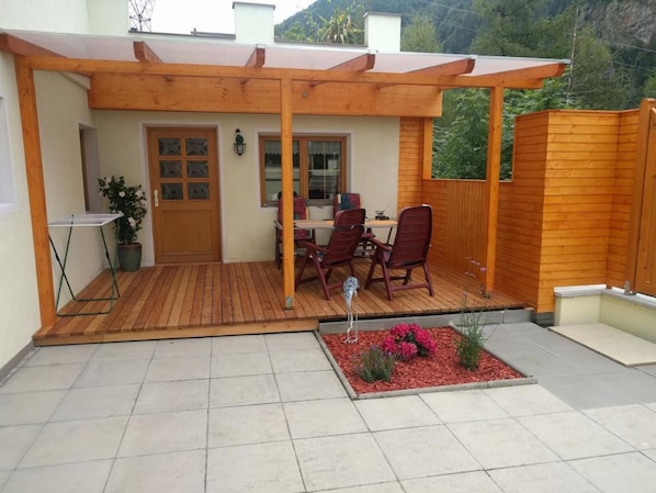 Outdoor dining - Appartement Elena by Interhome (Umhausen)