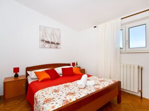 Internet - Ferienresidenz Maja by Interhome (Katuni)