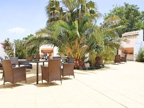 Outdoor dining - Schönes Haus in Villena mit fabelhaftem Pool by Interhome (Villena)