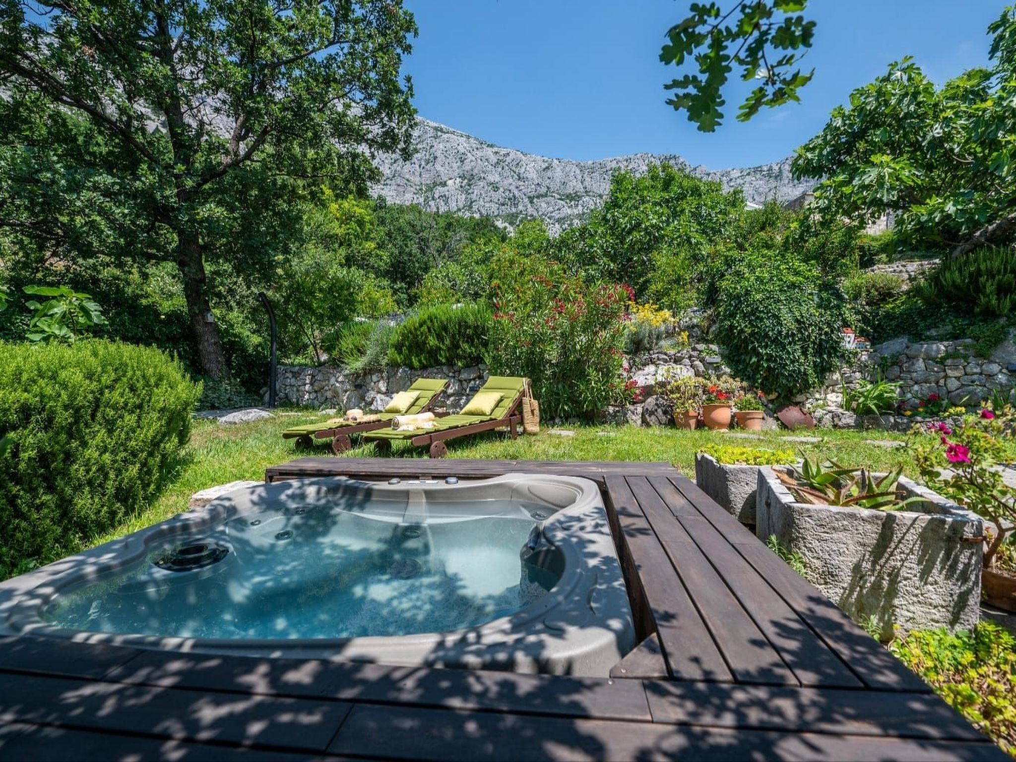 Bain à remous extérieur