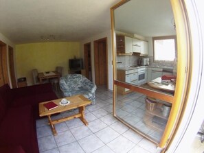 TV, DVD player - Alvetern Tschuetta by Interhome (Scuol)