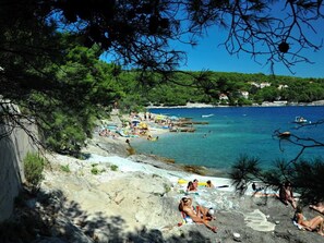 Beach - Ferienvilla "Lucian" mit Blick auf das Wasser by Interhome (Brač/Selca)