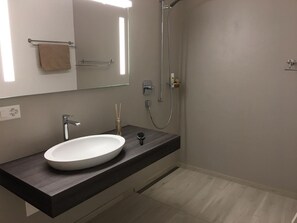 Bathroom - Ferienpark Tulai Kamm, 1 - 4 Personen by Interhome (Scuol)