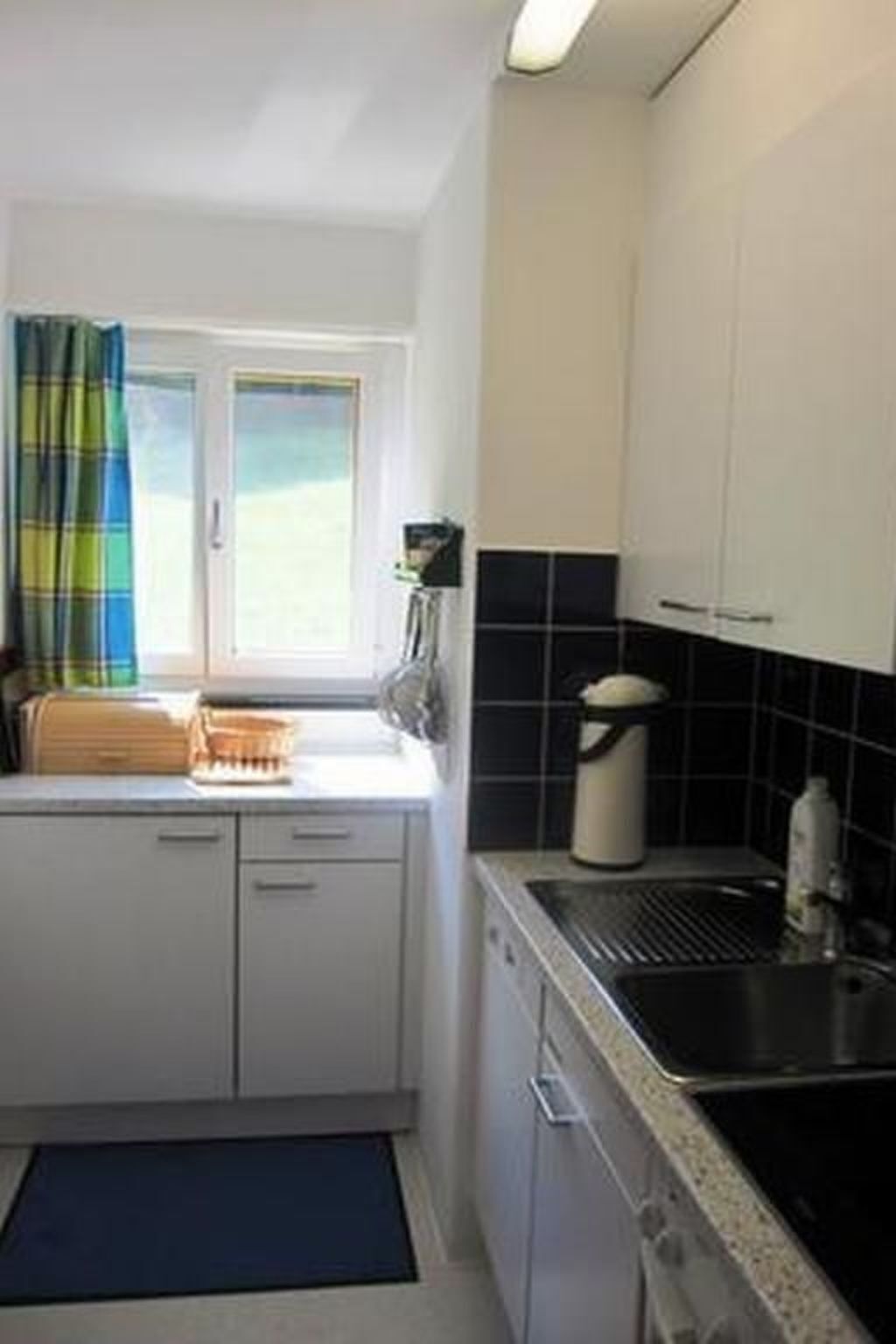 Kühlschrank, Ofen, Geschirrspüler, Kochgeschirr/Geschirr/Besteck