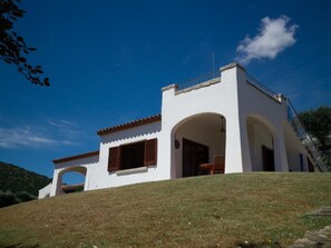 Exterior - Wohnung 'Resacca' mit Wasserblick by Interhome (Agrustos)