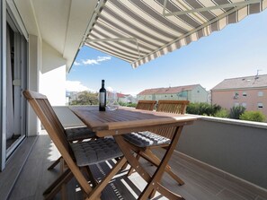 Outdoor dining - Apartman Matic by Interhome (Kaštel Kambelovac)