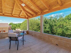 Terrace/patio - Geräumige, topmoderne Ferienvilla mit eigenem Pool by Interhome (Krk/Čižići)