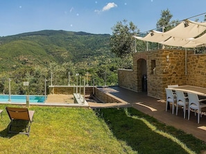 Outdoor dining - Ferienvilla "Fonte Vento" mit Infinity-Pool by Interhome (Cortona)