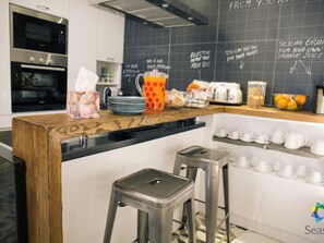 Réfrigérateur, four, lave-vaisselle