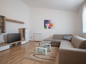 TV - 3-Schlafzimmer-Wohnung mit Gemeinschaftspool by Interhome (Barban)