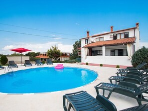 Pool - 3-Schlafzimmer-Wohnung mit Gemeinschaftspool by Interhome (Barban)