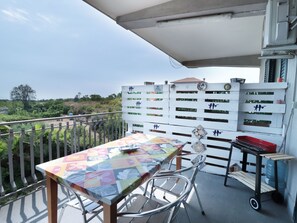 Outdoor dining - Le Palme in linera by Interhome (Milo)