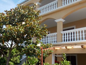 Exterior detail - Ruhige Ferienwohnung mit Terrasse und Garten by Interhome (Drage)