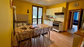 Refrigerador, microondas, horno y lavavajillas 