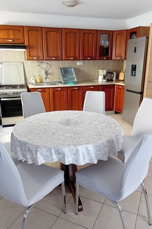 Fridge, microwave, oven, cookware/dishes/utensils - Delfa Pećarina by Interhome (Rab/Lopar)