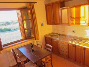 Fridge, microwave, cookware/dishes/utensils - "Pieve pomaia 32" mit Pool by Interhome (Castellina Marittima)