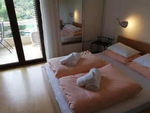 Internet - Haus Rina Banjole mit Whirlpool und Garten by Interhome (Pula/Banjole)