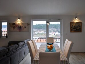 Dining - "Sanset" mit Blick auf das Wasser by Interhome (Rab/Lopar)