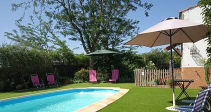 Finca "Cottage" mit gemeinschaftlichem Pool by Interhome