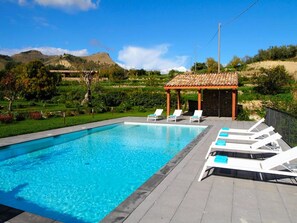Pool - Villa 'La Vecchia Dimora' by Interhome (Centuripe)