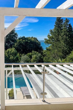 Property grounds - Großes Ferienhaus zur alleinigen Nutzung mit Pool by Interhome (Bilice)