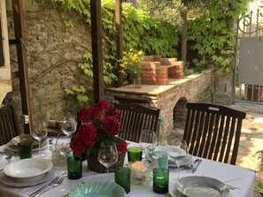 Outdoor dining - Haus in Sodo mit privatem Pool by Interhome (Cortona)