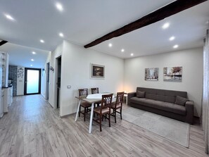 Living area - Rsm-Wohnung mit Gemeinschaftspool by Interhome (Acireale)