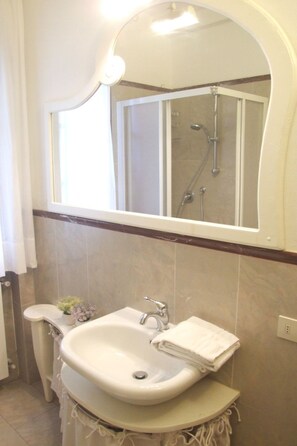 Towels - 'Gardenia Eiche by Interhome (Bibbona)