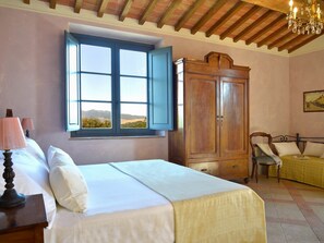 Internet - Ferienvilla 'Guardistallo casacce' by Interhome (Bibbona)