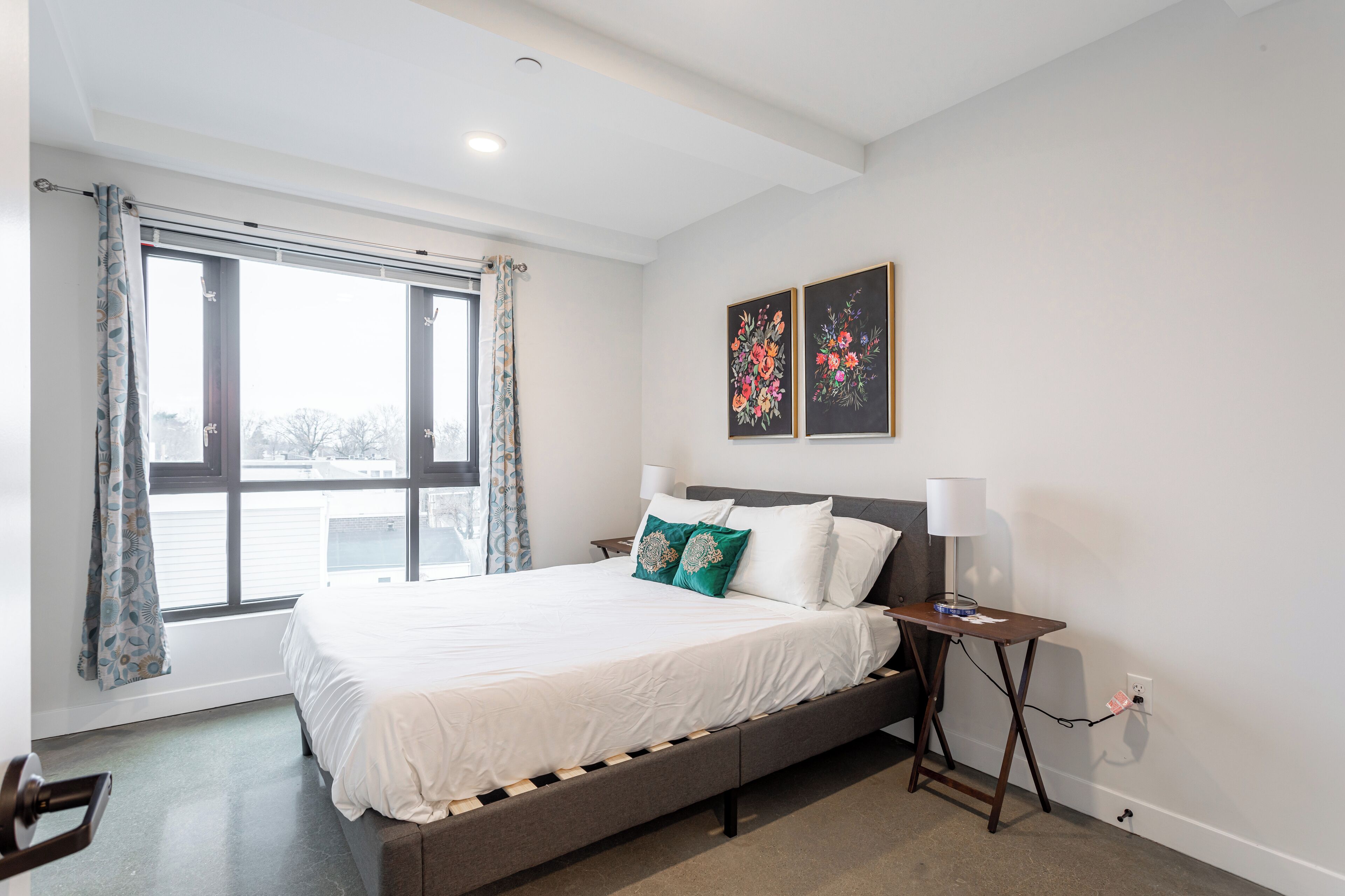 1 habitaci ón, escritorio, tabla de planchar con plancha y wifi gratis 