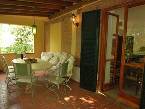 Outdoor dining - Arcobaleno von Holiday World by Interhome (Bibbona)