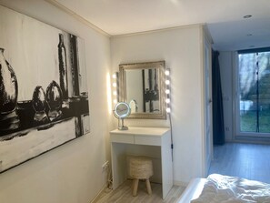 Internet - Ruhiges Ferienhaus mit großer offener Küche by Interhome (Anjum)