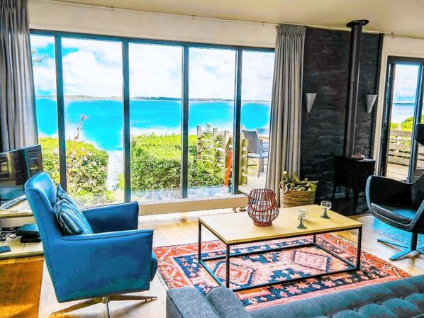 Cheminée, lecteur de DVD