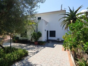 Exterior - Landhaus mit Blick auf die Äolischen Inseln by Interhome (Patti)