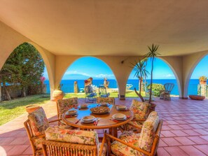 Outdoor dining - Villa Mamma Gina by Interhome (Agnone Bagni)