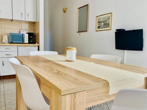 Dining - Wohnung in Povlja mit privatem Parkplatz by Interhome (Brač/Povlja)